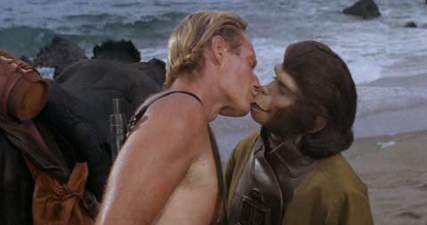Top 10 Awkward Movie Kissing Scenes