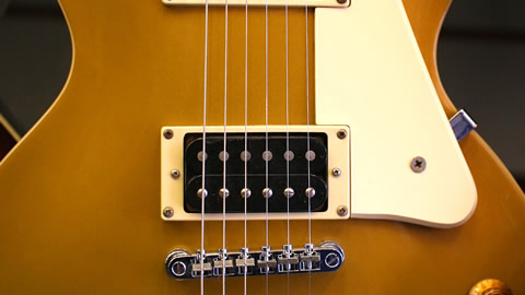 Tricks to play the Bass Guitar