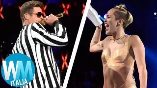 TOP 10 MUSICISTI che hanno DISTRUTTO la CARRIERA sul PALCO!