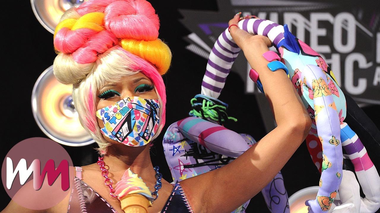 Fru det kan astronomi Top 10 Craziest MTV VMA Outfits of All Time | Articles on WatchMojo.com